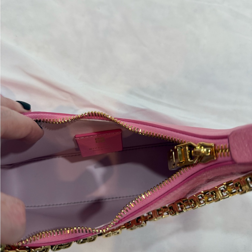 Authentic Mini Givenchy - Picture 16 of 17